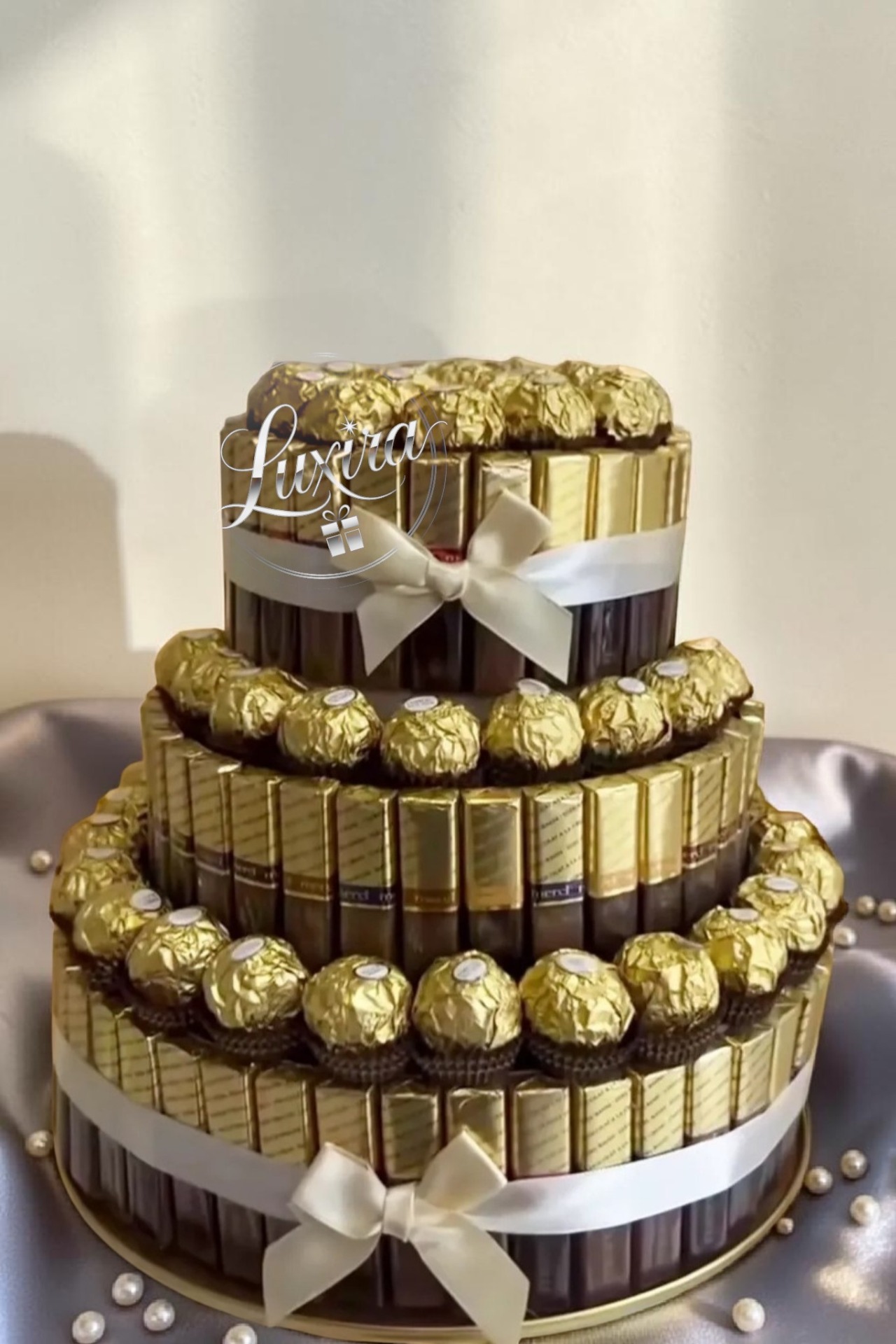 Luxusná poschodová torta z Merci čokolád a Ferrero Rocher